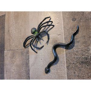Spider snake Halloween bug toy figure scary set